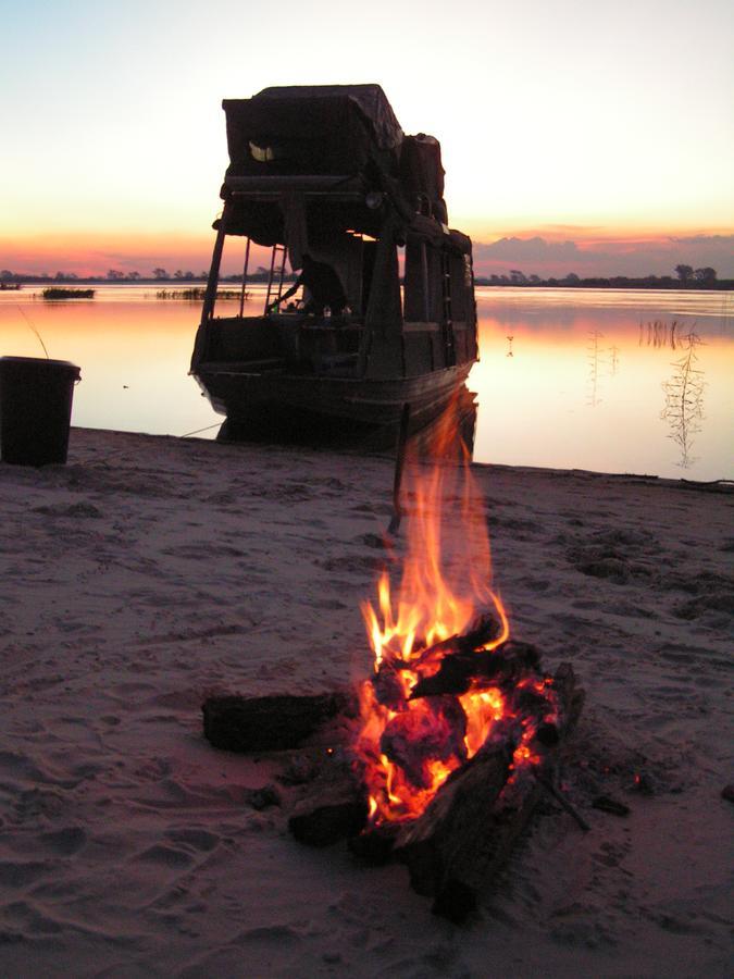Caprivi Houseboat Safari Lodge Katima Mulilo Eksteriør billede